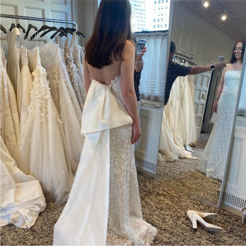 Lela Rose “The Belfast” Floral Lace A-Line Wedding Gown w/ Satin Bow Size 6 - Picture 5 of 7